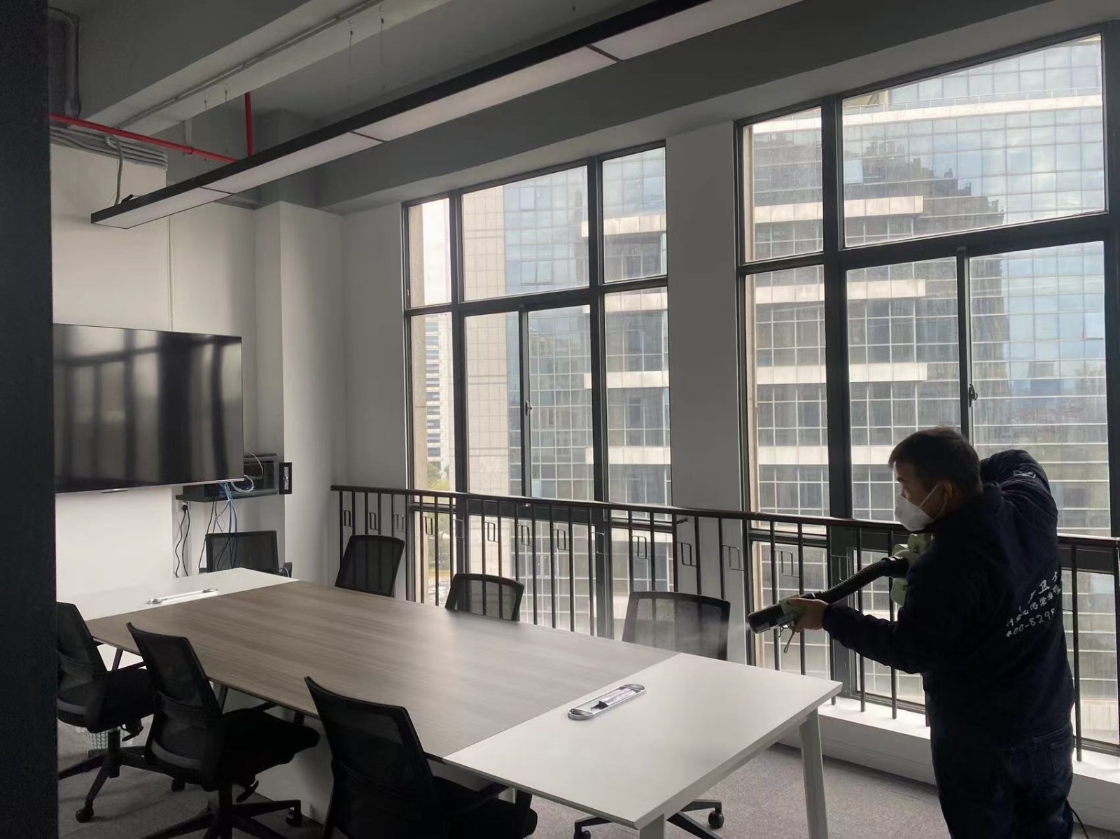 上海市静安区聚能湾大厦新装办公室室内除甲醛-知名机构除甲醛案例